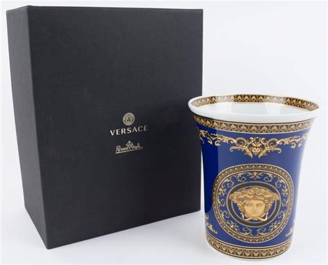 blaue glasvase rosenthal versace|Rosenthal Porcelain, Vase, 7 inch, Medusa Grande Blue.